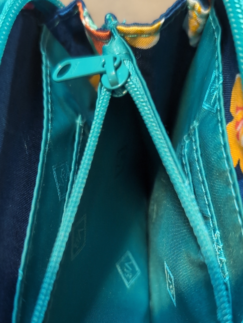 Vera Bradley Turquoise Sea Grab & Go Wristlet Bag Quilted Strap Wallet - Picture 7 of 10